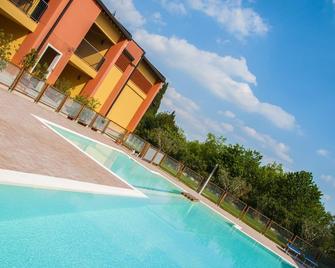 Agriturismo Ai Tre Fienili - Ponti sul Mincio - Bazén