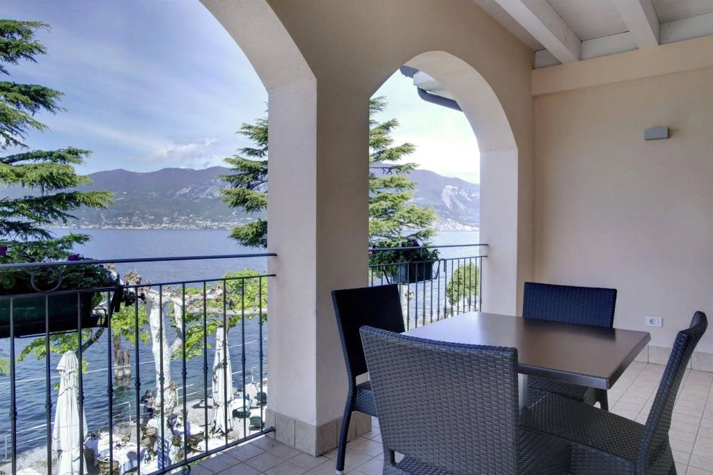 Hotel Pai - טורי דל בנאקו - מרפסת