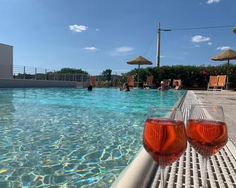 Hotel Letizia - Follonica - Pool