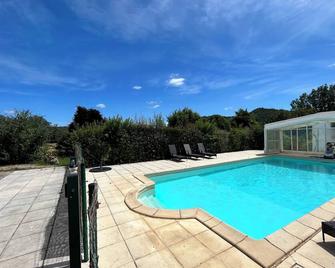 Pierre Ensoleillée - Un Beau Gîte Dans Une Propriété De 5000m² Près Du Lot - Saint-Géry-Vers - Piscina