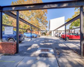 Walkable Downtown Apt with Game Room! - Mobile