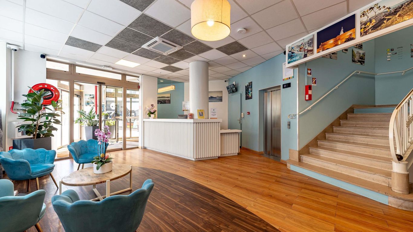 إيبيس ستايلز مارسييل سنتر برادو بليس كاستيلين