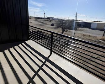 Brand New 3br | Laundry| Quiet & Private - Floydada - Balcony