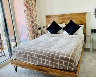 Healum Retreat - 3br Apartment Southall - Southall - Bedroom