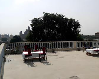 Hotel Shri Mahant Orchha - Orchha - Balcón