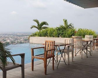 Sun Apartment Semarang - Semarang - Balkon