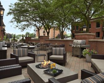 TownePlace Suites by Marriott Windsor - Windsor - Patio