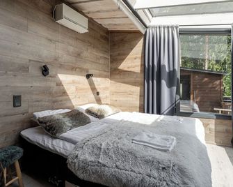 Koskisviitti 2 - Private High Quality Suite with Lake Views - Laukaa - Bedroom