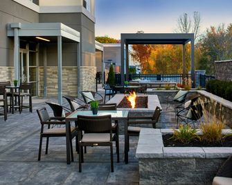 Courtyard by Marriott Albany Airport - Albany - Patio