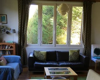 Cottage in the Village of Veules, 700m from the Beach - Veules-les-Roses - Sala de estar