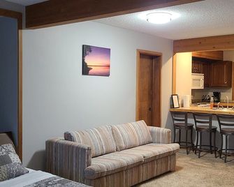 Experience Up North at Shanty Creek Summit Village - Bellaire - Living room