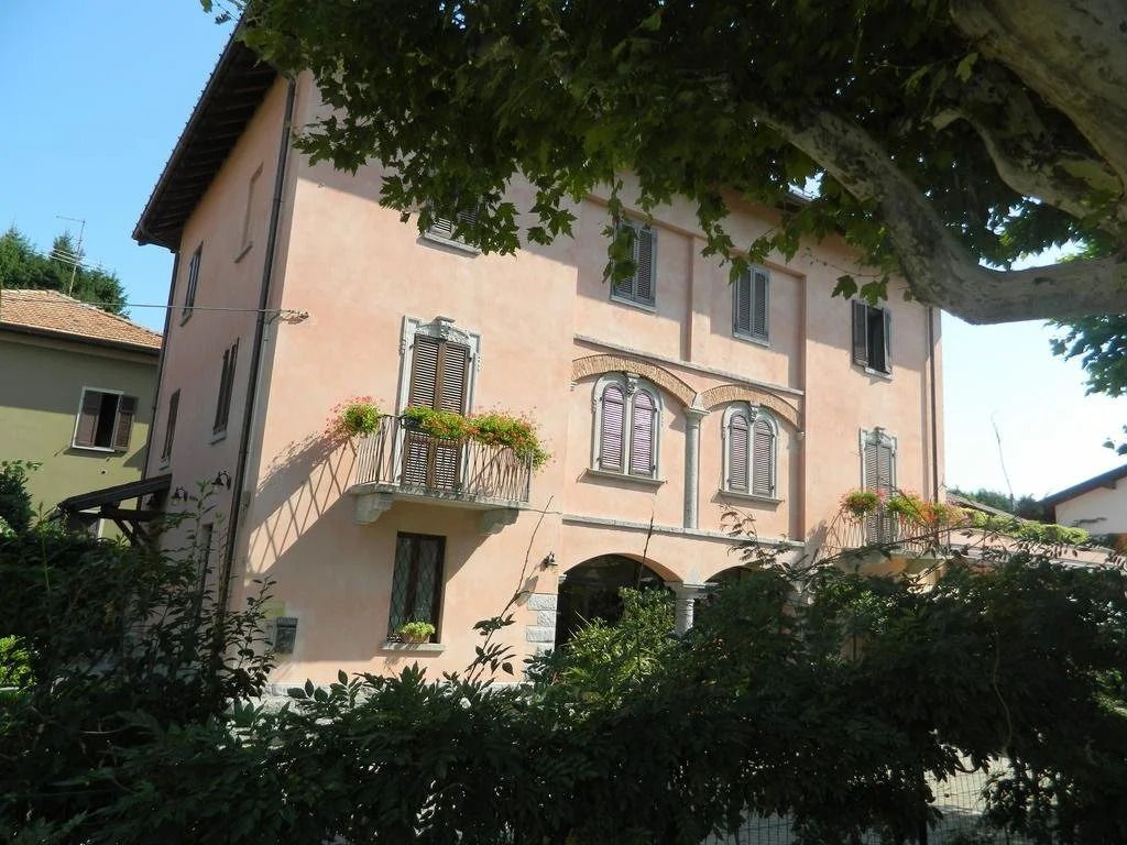 Albergo Michieletto - Montano Lucino - Gebäude