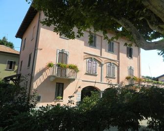 Albergo Michieletto - Montano Lucino - Building