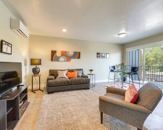 Modern Apt - 7 Mi to St Anthony Sand Dunes! - Saint Anthony - Sala de estar