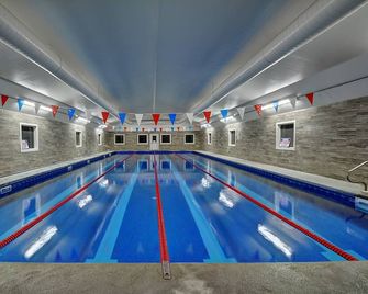 Colonial Motel and Spa - Brattleboro - Piscina