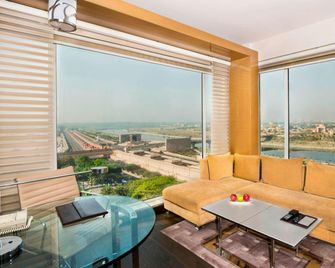 Renaissance Lucknow Hotel - Lucknow - Olohuone