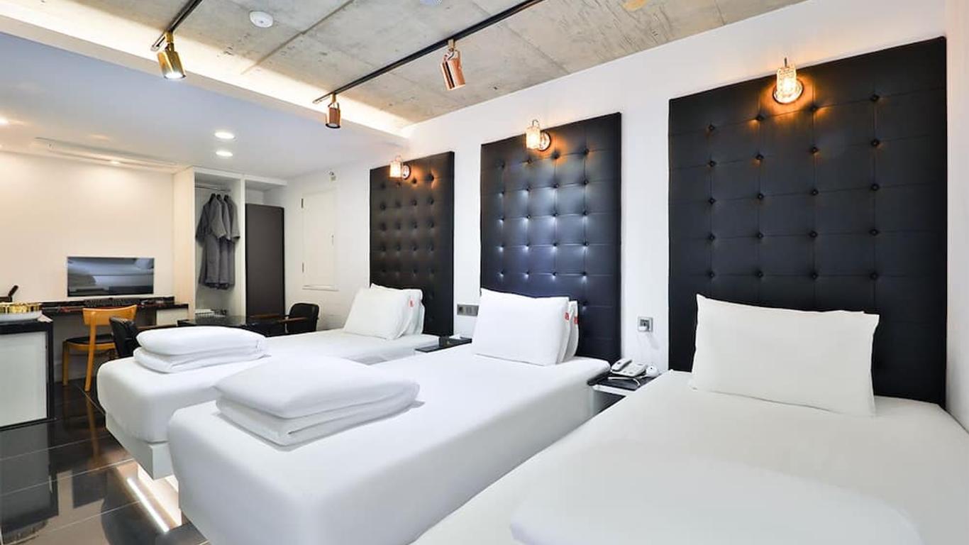 Ytt Hotel