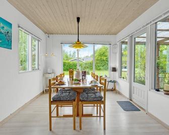 2 Bedroom Nice Home In Vordingborg - Vordingborg - Dining room