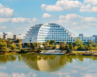 Dongsheng Lake Holiday Hotel - Chuzhou - Building