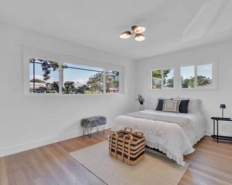 Charming 4-bedroom house with WiFi and AC in brilliant Inglewood - Inglewood - Bedroom