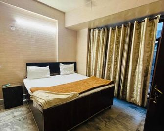 Goromgo Raj Golden & Restaurant Palampur - Pālampur - Спальня