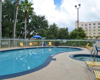 Fairfield Inn by Marriott Orlando Airport - Orlando - Piscina