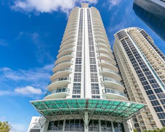 Marenas Resort Condos by Ammos VR - Sunny Isles Beach - Building