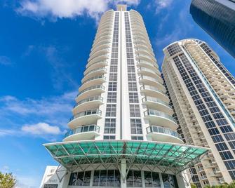 Marenas Resort Condos by Ammos VR - Sunny Isles Beach - Edificio