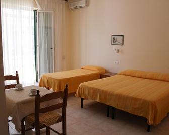 B&B Casa Alessio - Santa Domenica - Habitación