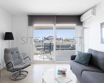 Sitges ARENA - dos piscinas frente al mar - Barcelona - Wohnzimmer