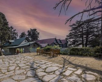 amã Stays & Trails Ballyhack Cottage, Shimla - Shimla - Patio