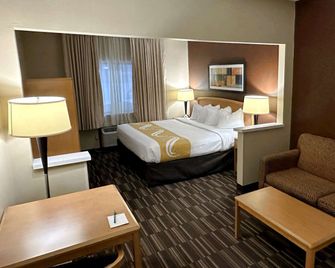 Quality Suites - Fargo - Bedroom