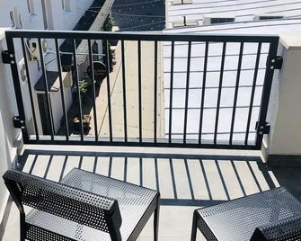 Schöndorf Hostel - virtual reception - ברטיסלבה - מרפסת