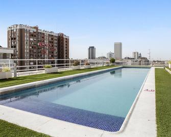 Pierre & Vacances Apartamentos Edificio Eurobuilding 2 - Madrid - Piscina