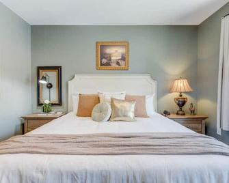 Hayden's Hound Haven - Manteo - Schlafzimmer