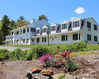 Black Horse Inn - Lincolnville - Building