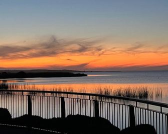 Dalton on the Lake - Bed and Breakfast on the Lake - Meningie