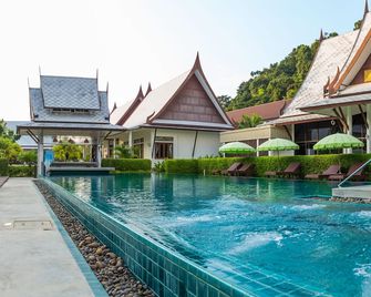Bhu Tarn Koh Chang Resort and Spa - קו צ'אנג - בריכה