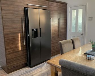 Urba Luxury Stays 4Bed Sheffield University - Sheffield - Essbereich