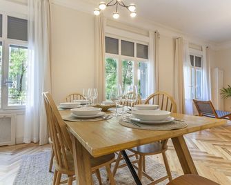 Apartamento Retiro Place en Madrid - Madrid - Comedor