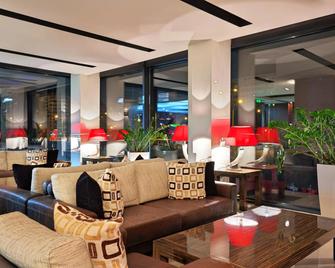 Hotel Cubix - Braşov - Lobby