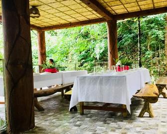 El Cielo Riverfront Villas - Pandan - Patio