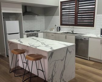 Awesome Central Horsham Home - Horsham - Küche