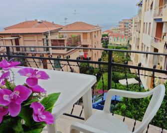 53 Solaro Apartments - Sanremo - Balcone