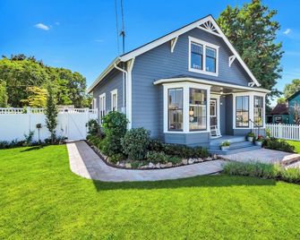 LaFollette - Restored Queen Anne cottage with vintage charm and modern amenities - Prineville - Gebouw