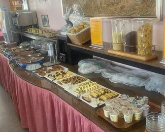 Dream & Wellness Hotel Olisamir - Cavedago - Buffet