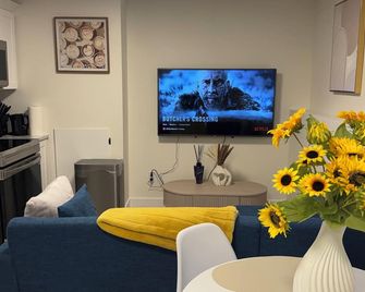 New Luxury 2-Bed Hideaway - St. John's