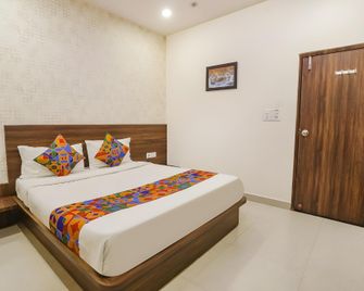 Trpotels Prince Mama - Gwalior - Bedroom