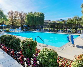 Four Points by Sheraton Pleasanton - Pleasanton - Pool