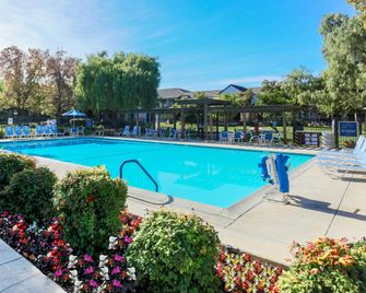 Four Points by Sheraton Pleasanton - Pleasanton - Zwembad